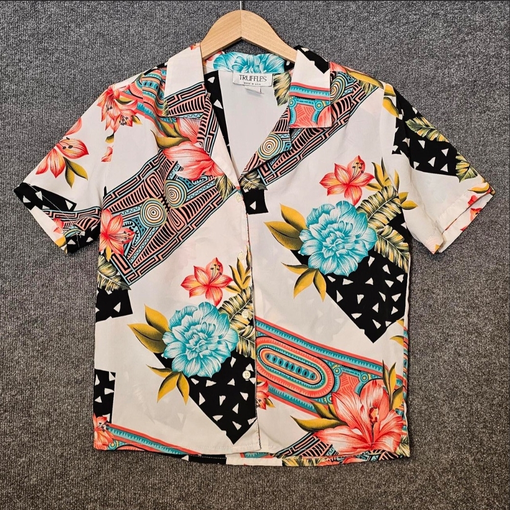 Tropical Floral Women's Button‎ Down Shirt